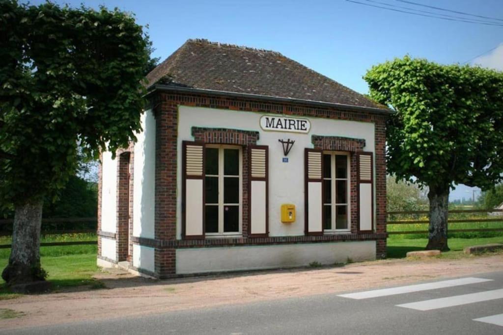 Domaine De Tardais, Ideal Famille Avec Piscine Et Nombreux Loisirs Senonches Exterior photo